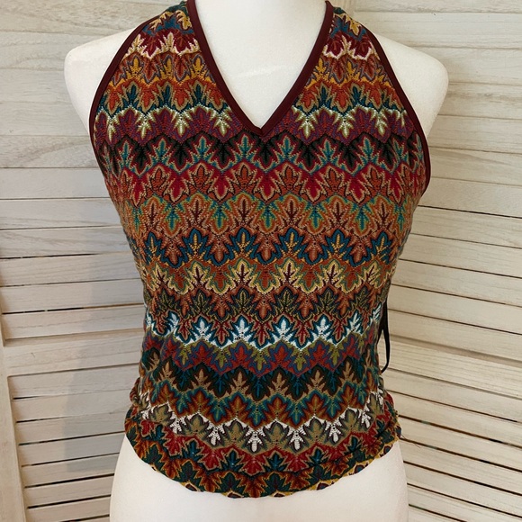 Ultimate 90s dELiA*S style halter top with zipper in back. - Picture 2 of 6